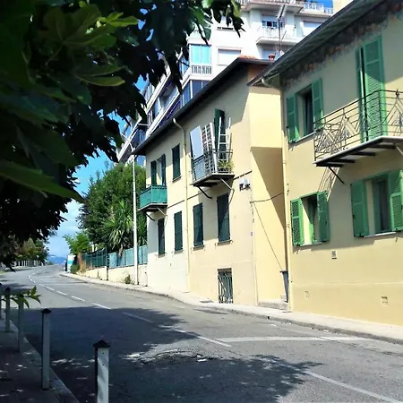 Apartamento Le Petit Oasis Dans Maison Nicoise Calme Proche