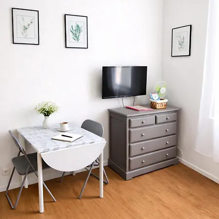 Le Petit Oasis Dans Maison Nicoise Calme Proche 尼斯