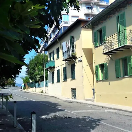 Appartement Le Petit Oasis Dans Maison Niçoise Calme Proche