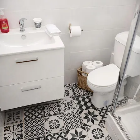Appartement Le Petit Oasis Dans Maison Niçoise Calme Proche Nice
