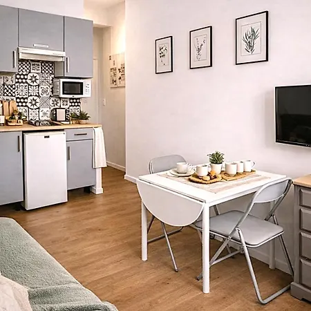 Appartement Le Petit Oasis Dans Maison Niçoise Calme Proche